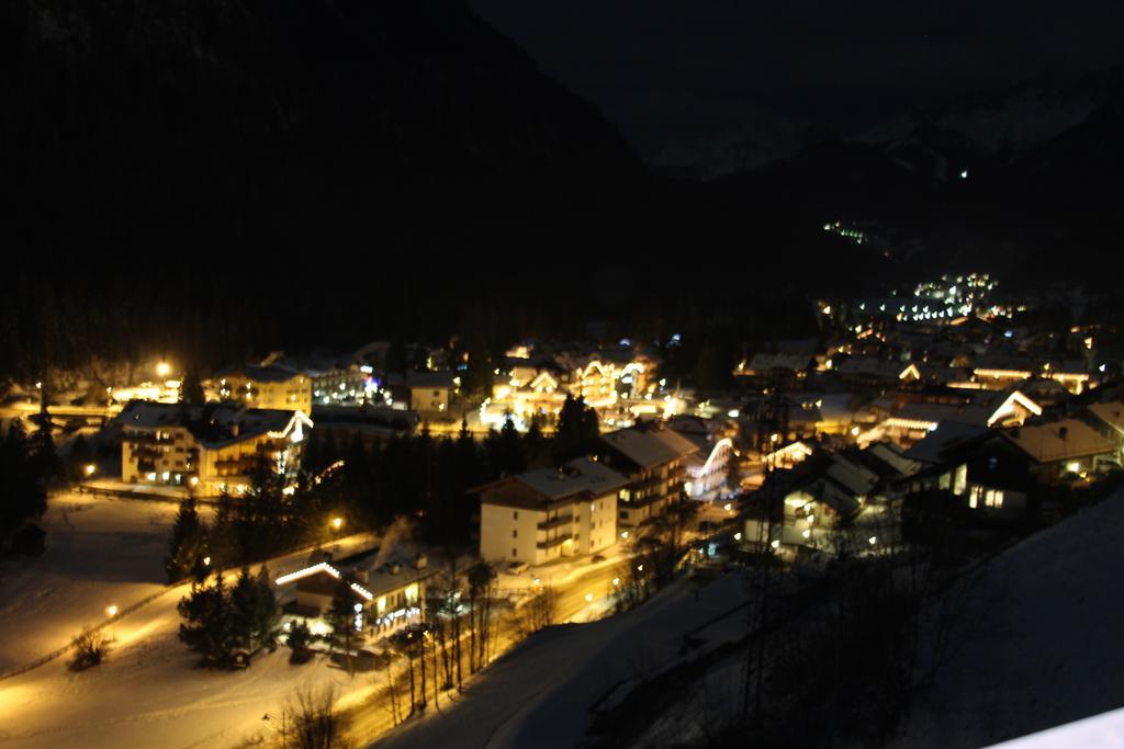 Appartamento Niki Campitello Campitello di Fassa Habitación foto